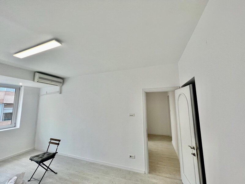 Dorobanti, zona Beller, spatiu birou, 3 camere, cladire 2005.