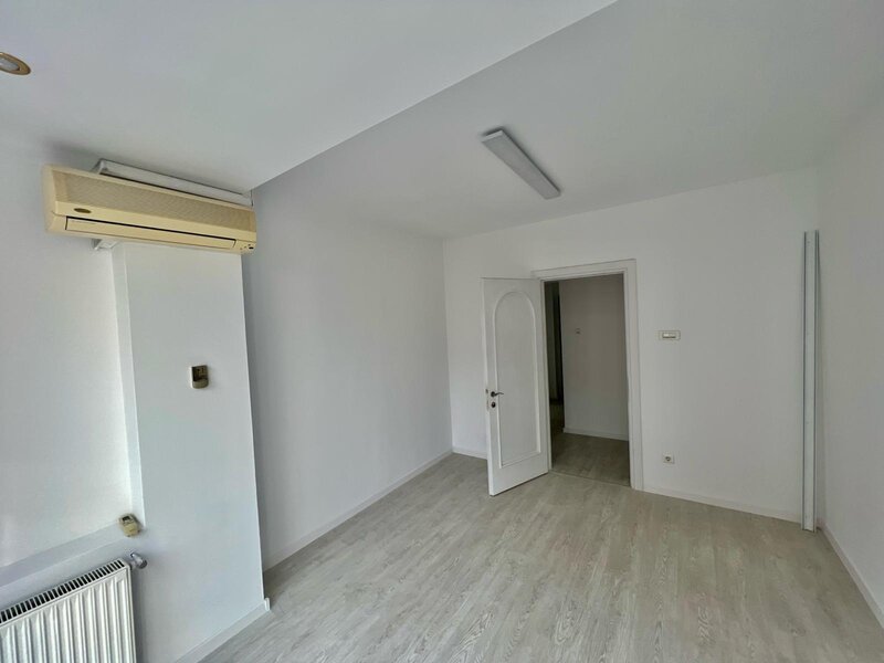 Dorobanti, zona Beller, spatiu birou, 3 camere, cladire 2005.